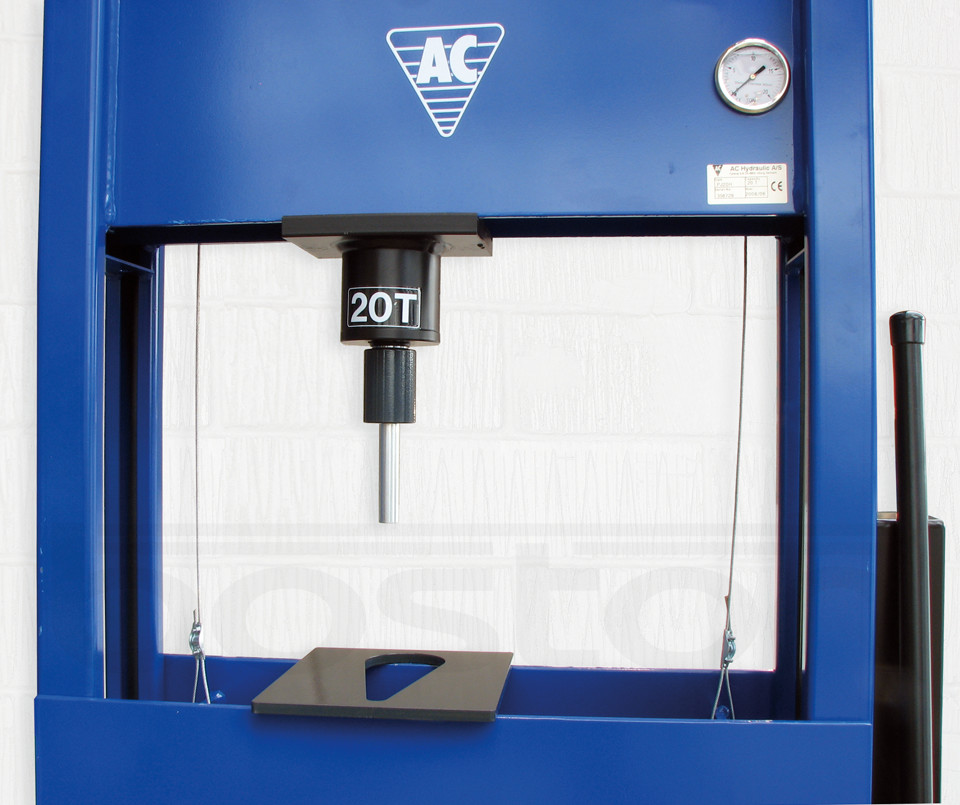 20T Hydraulic Press Boston Garage Equipment