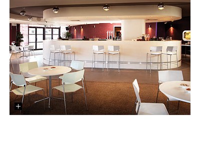 Seating & Tables