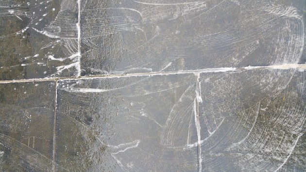 Black limestone with LTP mouldex applied on it with a sponge. Black limestone with LTP mouldex applied on it with a sponge.