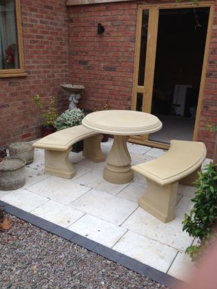 Romano Table Set