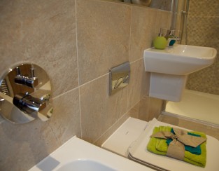 Bathroom 2a